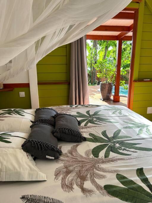 Bungalow, Gite Les Fleurs Du Colibri Bouillante Εξωτερικό φωτογραφία