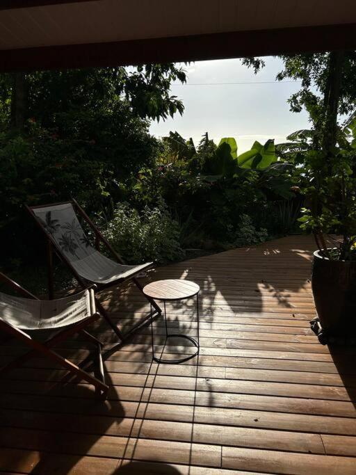 Bungalow, Gite Les Fleurs Du Colibri Bouillante Εξωτερικό φωτογραφία
